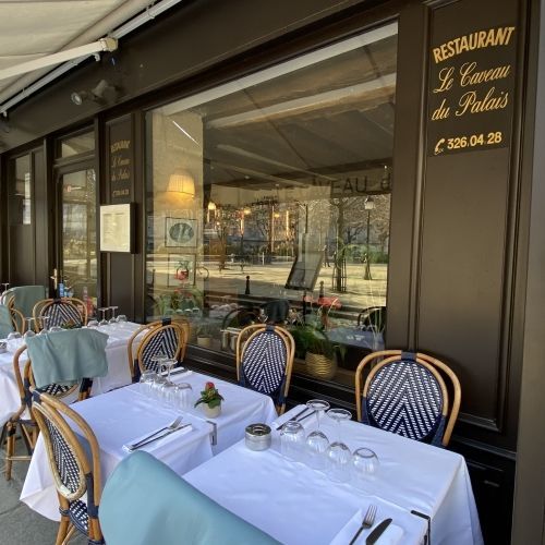 @lecaveaudupalais